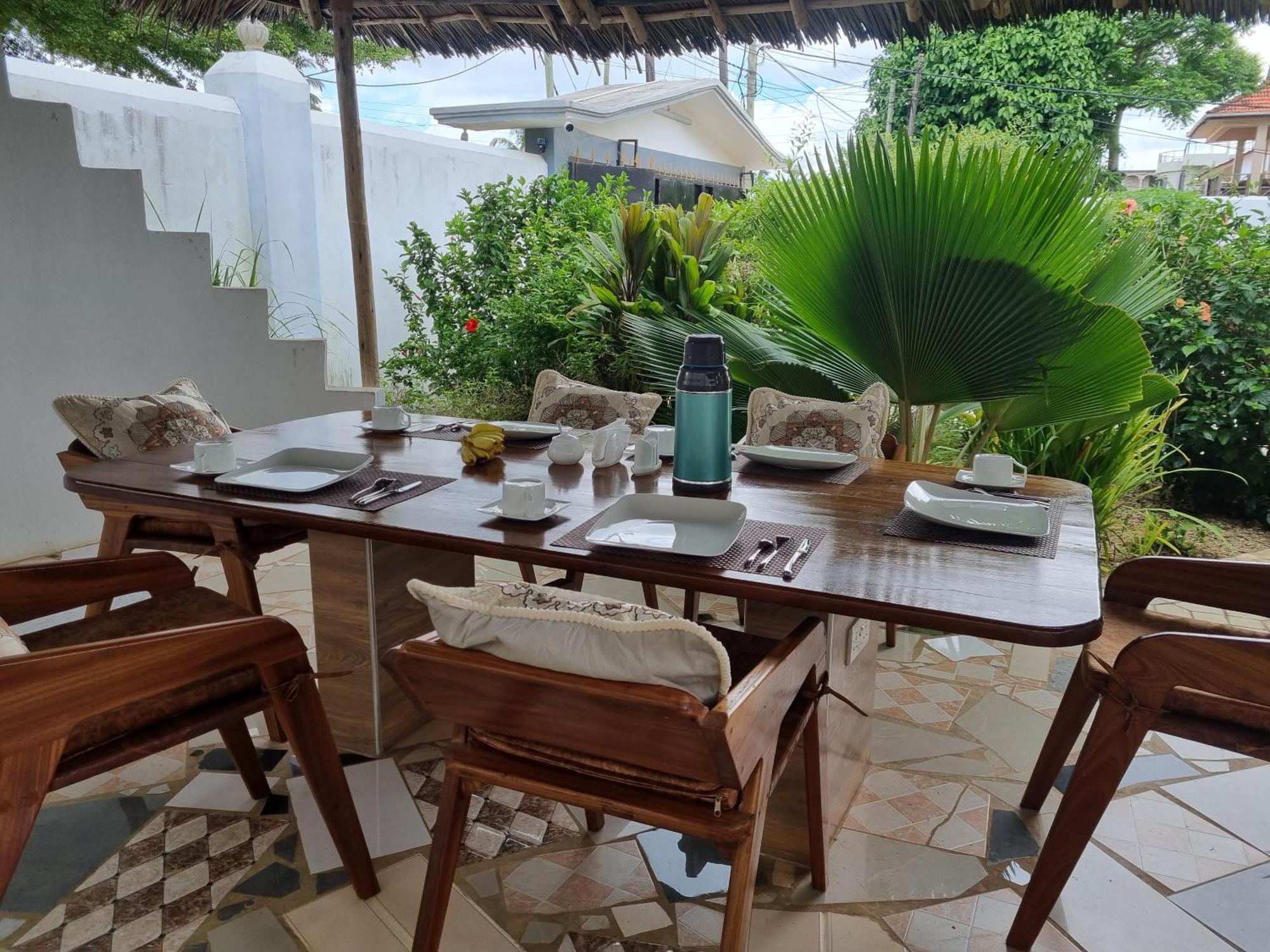 64 Zenj House Luxury Airport B&B Mbweni エクステリア 写真