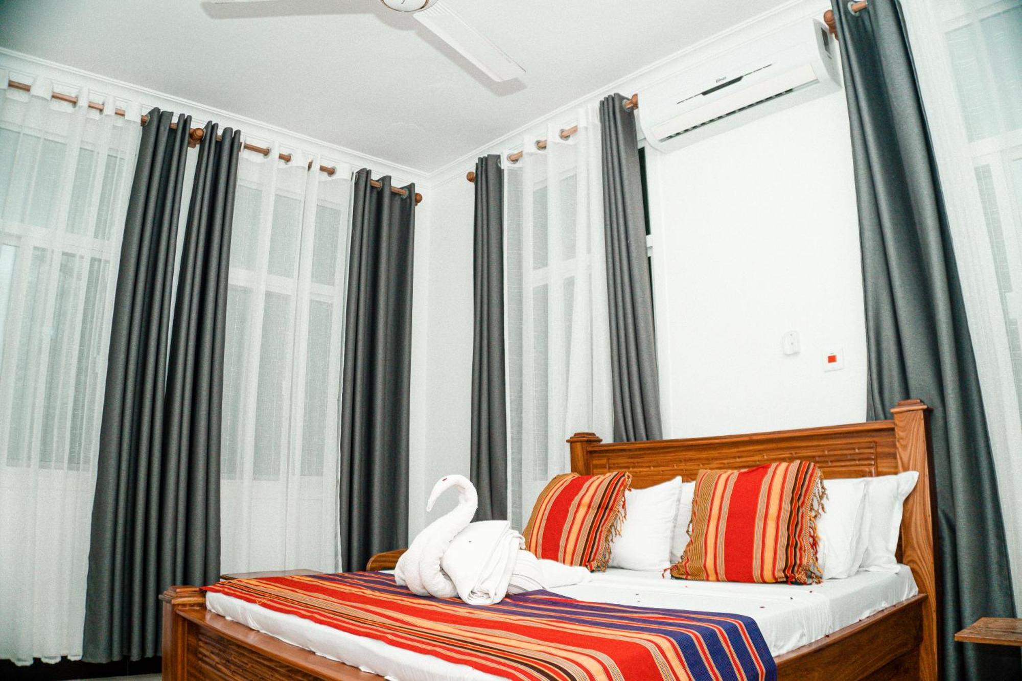 64 Zenj House Luxury Airport B&B Mbweni エクステリア 写真