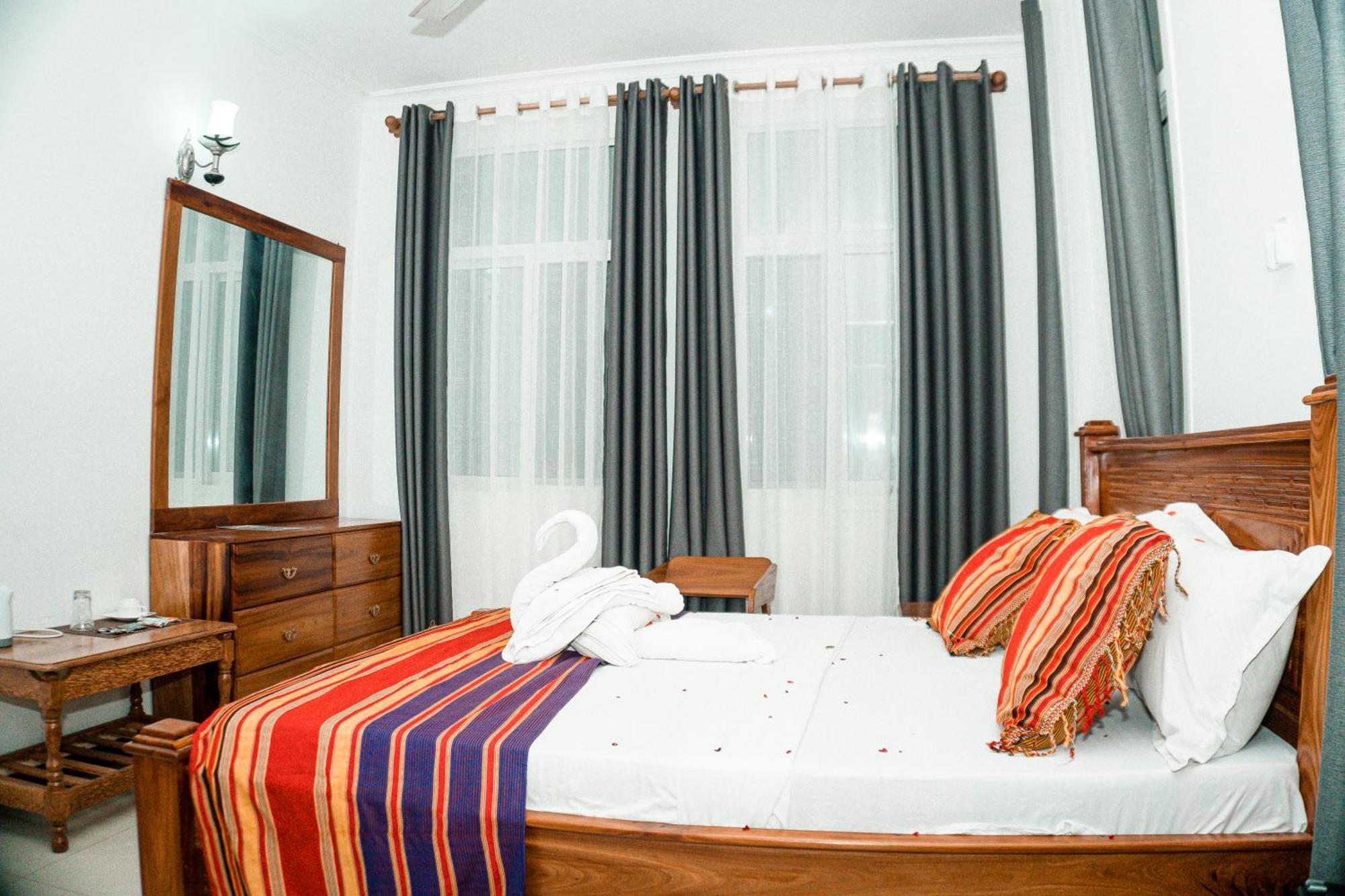 64 Zenj House Luxury Airport B&B Mbweni エクステリア 写真