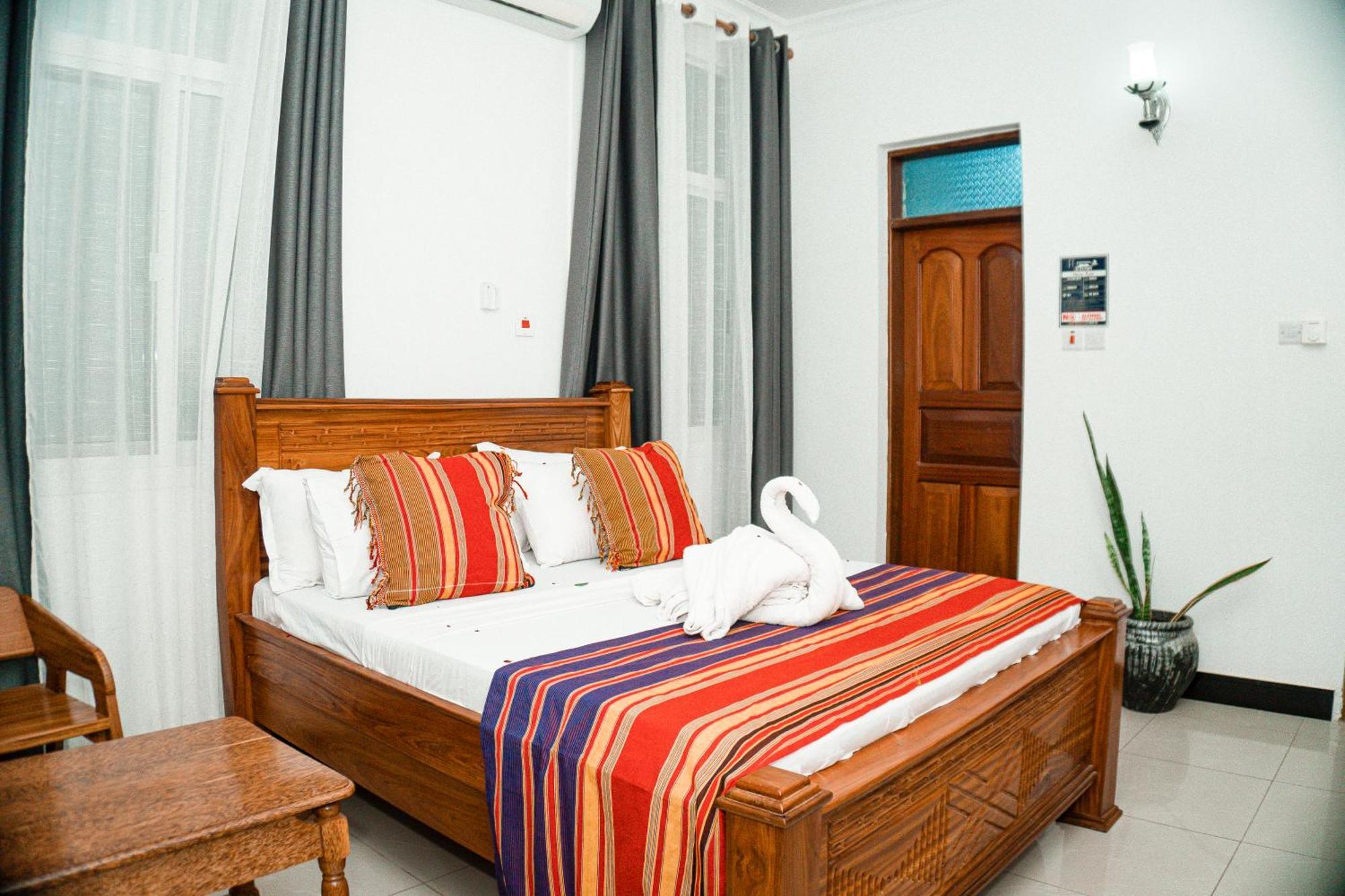 64 Zenj House Luxury Airport B&B Mbweni エクステリア 写真