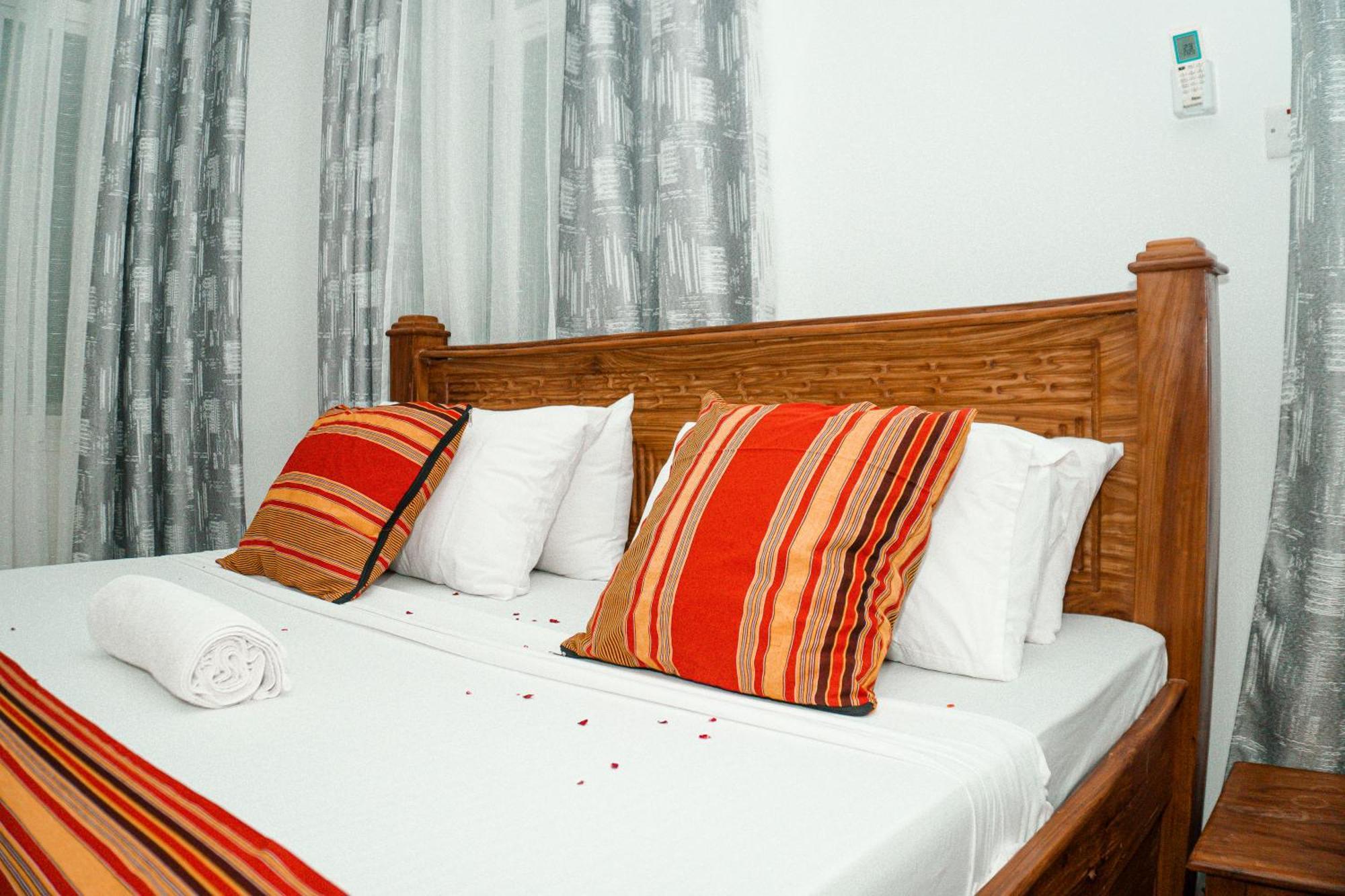 64 Zenj House Luxury Airport B&B Mbweni エクステリア 写真