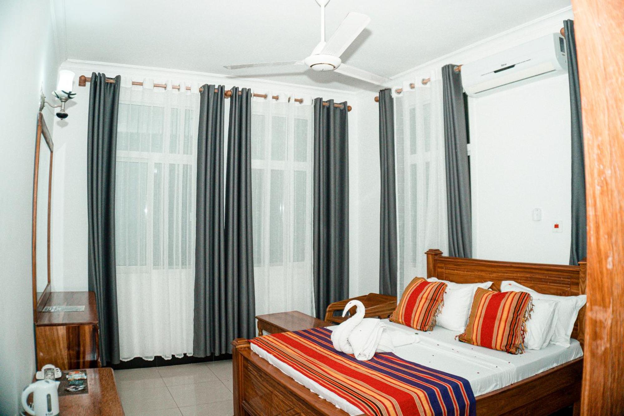 64 Zenj House Luxury Airport B&B Mbweni エクステリア 写真