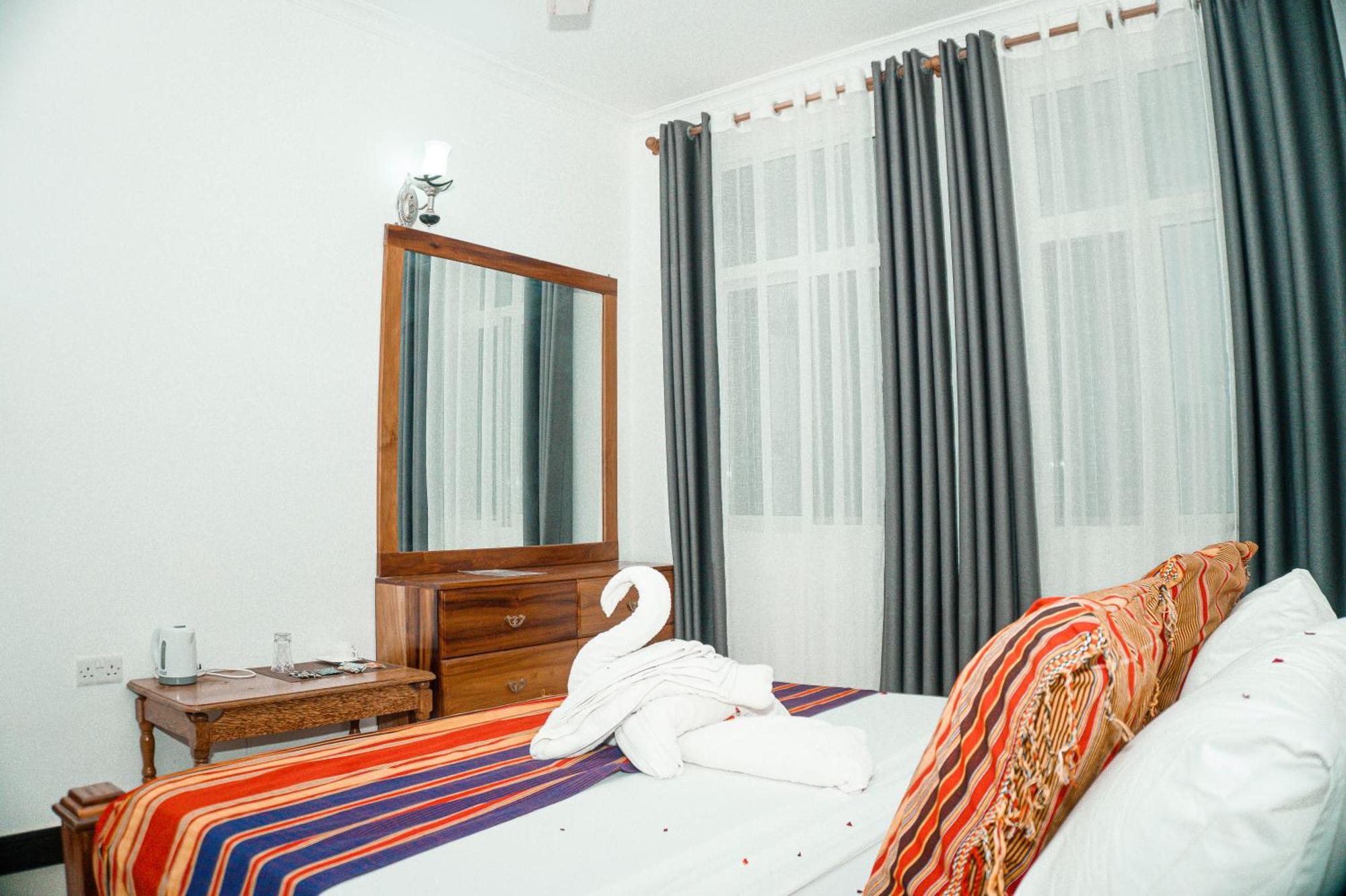 64 Zenj House Luxury Airport B&B Mbweni エクステリア 写真