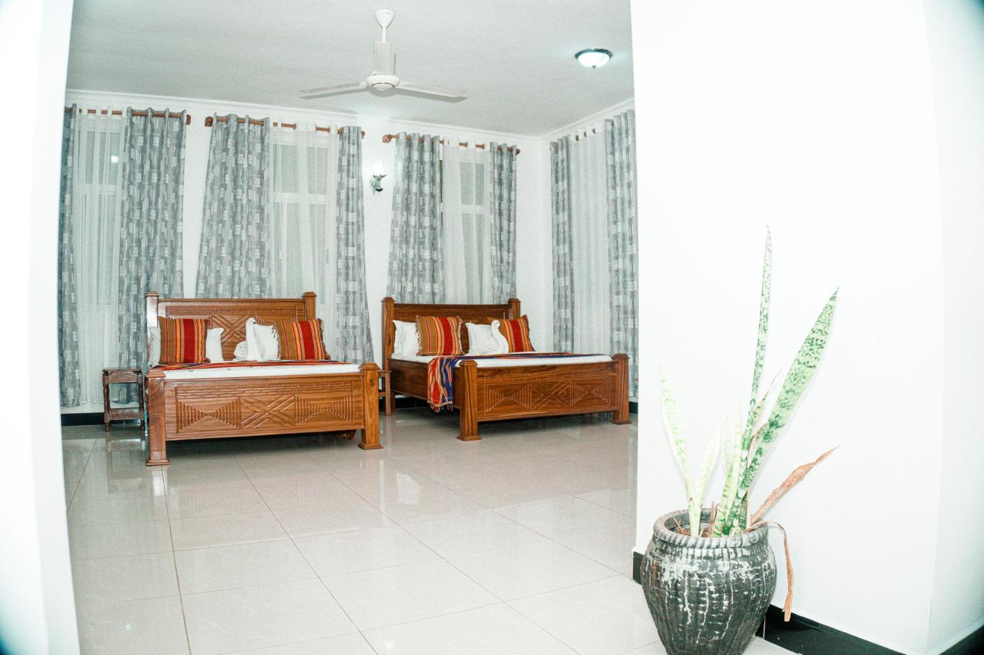 64 Zenj House Luxury Airport B&B Mbweni エクステリア 写真